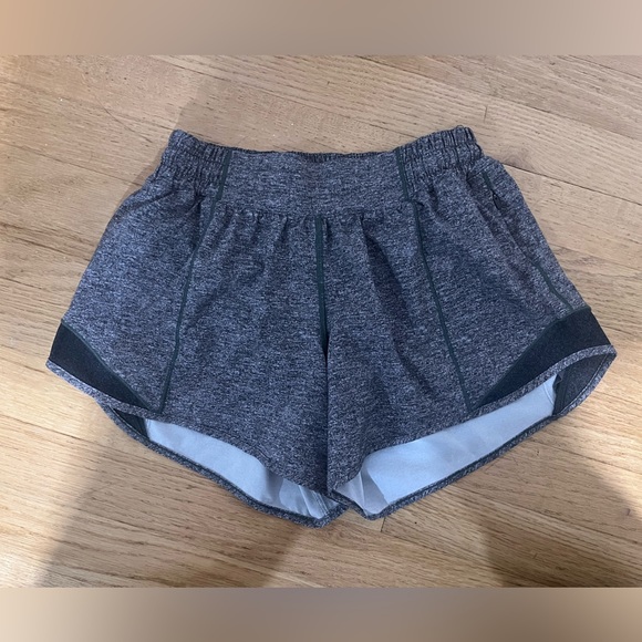 Lululemon size 4 mixed gray 4 inch hotty hot shorts - Picture 2 of 7